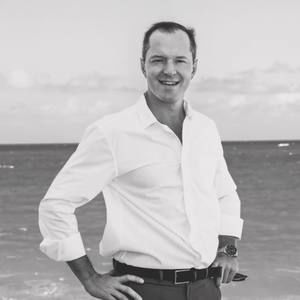 Meet your Posher, Pierre-alex